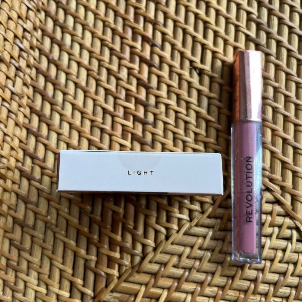 Revolution Makeup Bunde New NWT